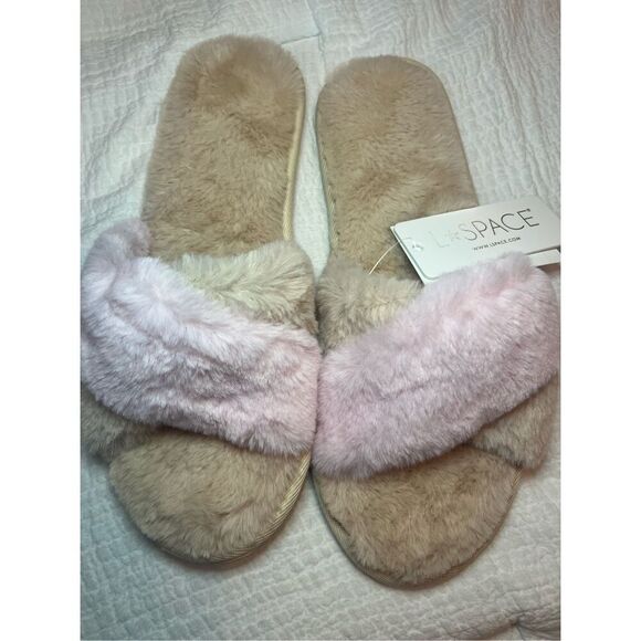 New L*Space Cloud Slippers - Picture 4 of 7